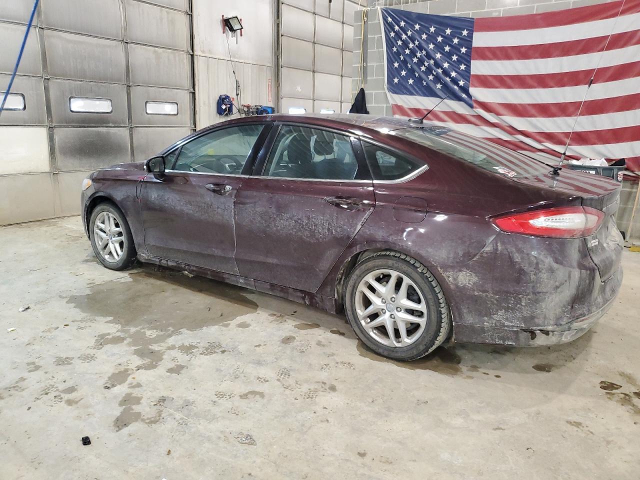 2013 Ford Fusion Se - Фото 2