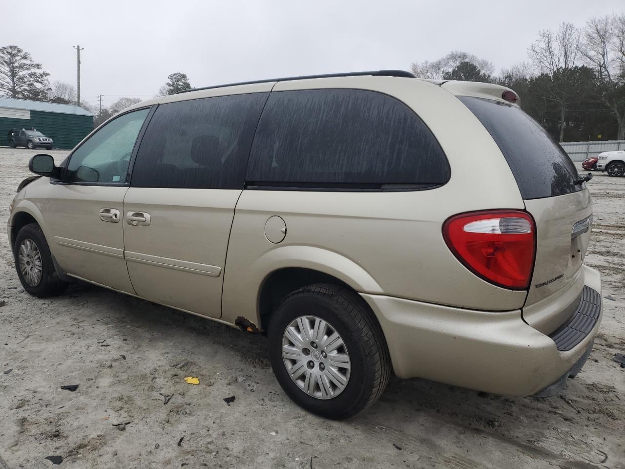 2006 Chrysler Town & Country Lx - Image 2