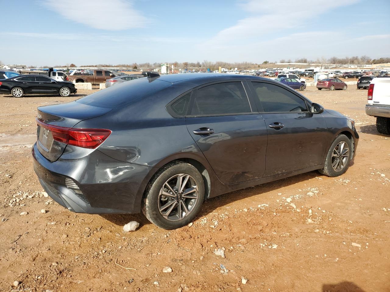 2023 Kia Forte Lx - Фото 3