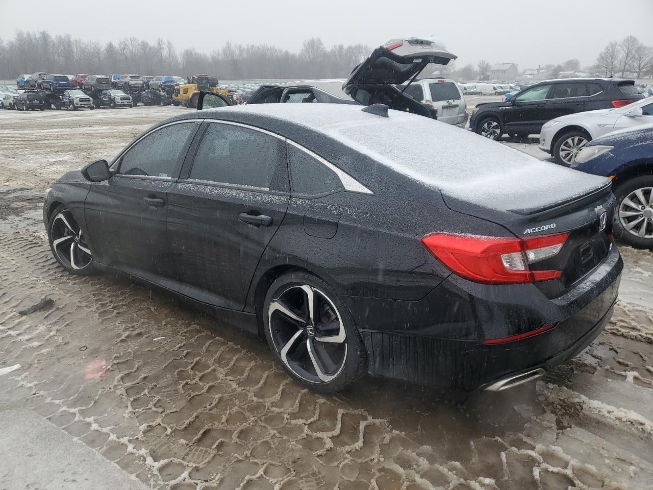 2021 Honda Accord Sport - Фото 2