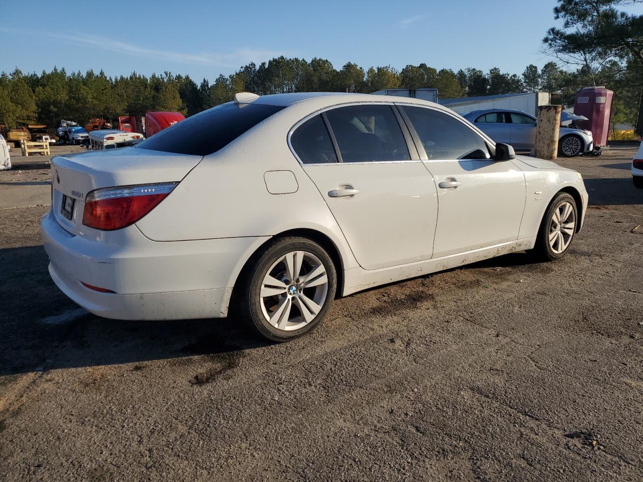 2010 BMW 528 Xi - Фото 3