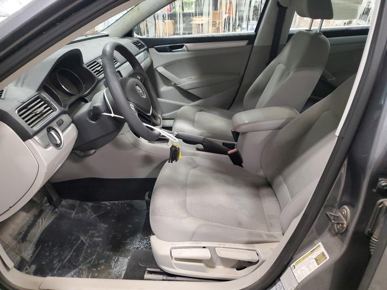2016 Volkswagen Passat S - Image 7