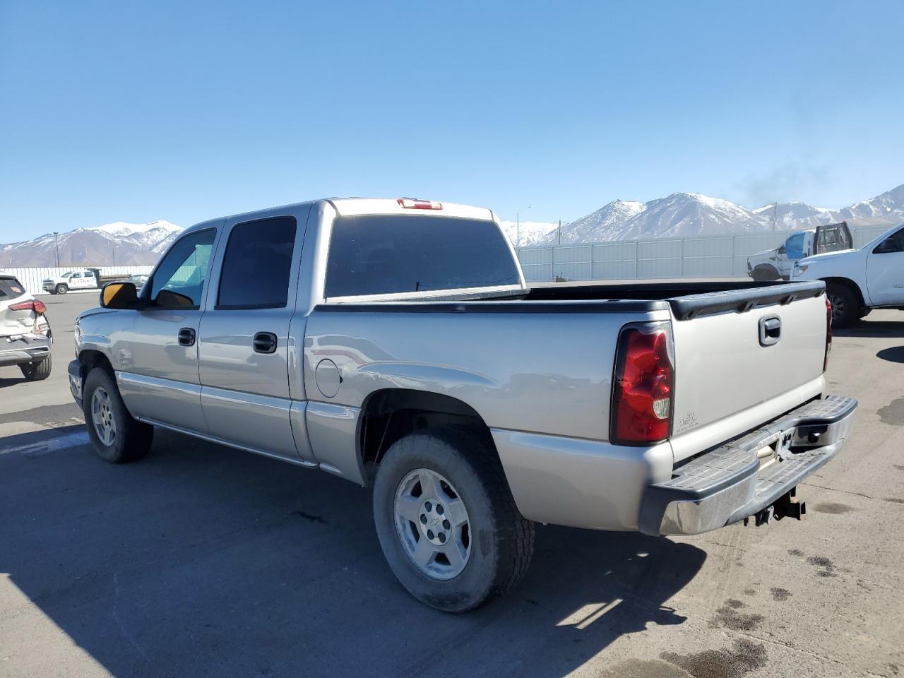 2004 Chevrolet Silverado K1500 - Фото 2