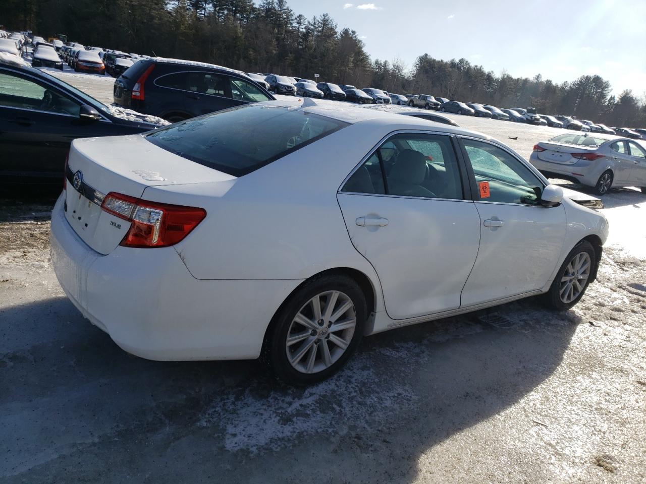 2012 Toyota Camry Se - Image 3
