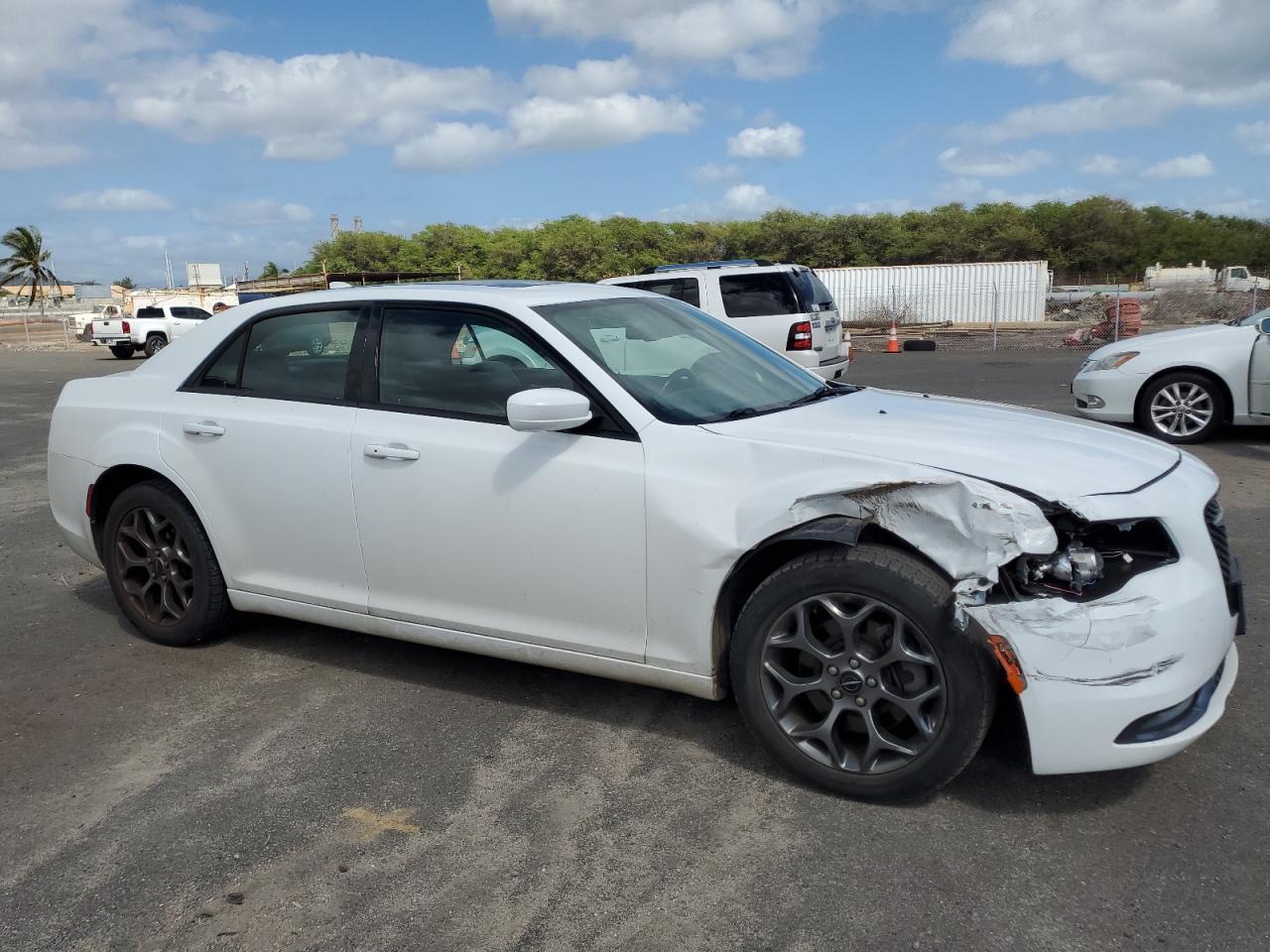 2015 Chrysler 300 S - Image 4
