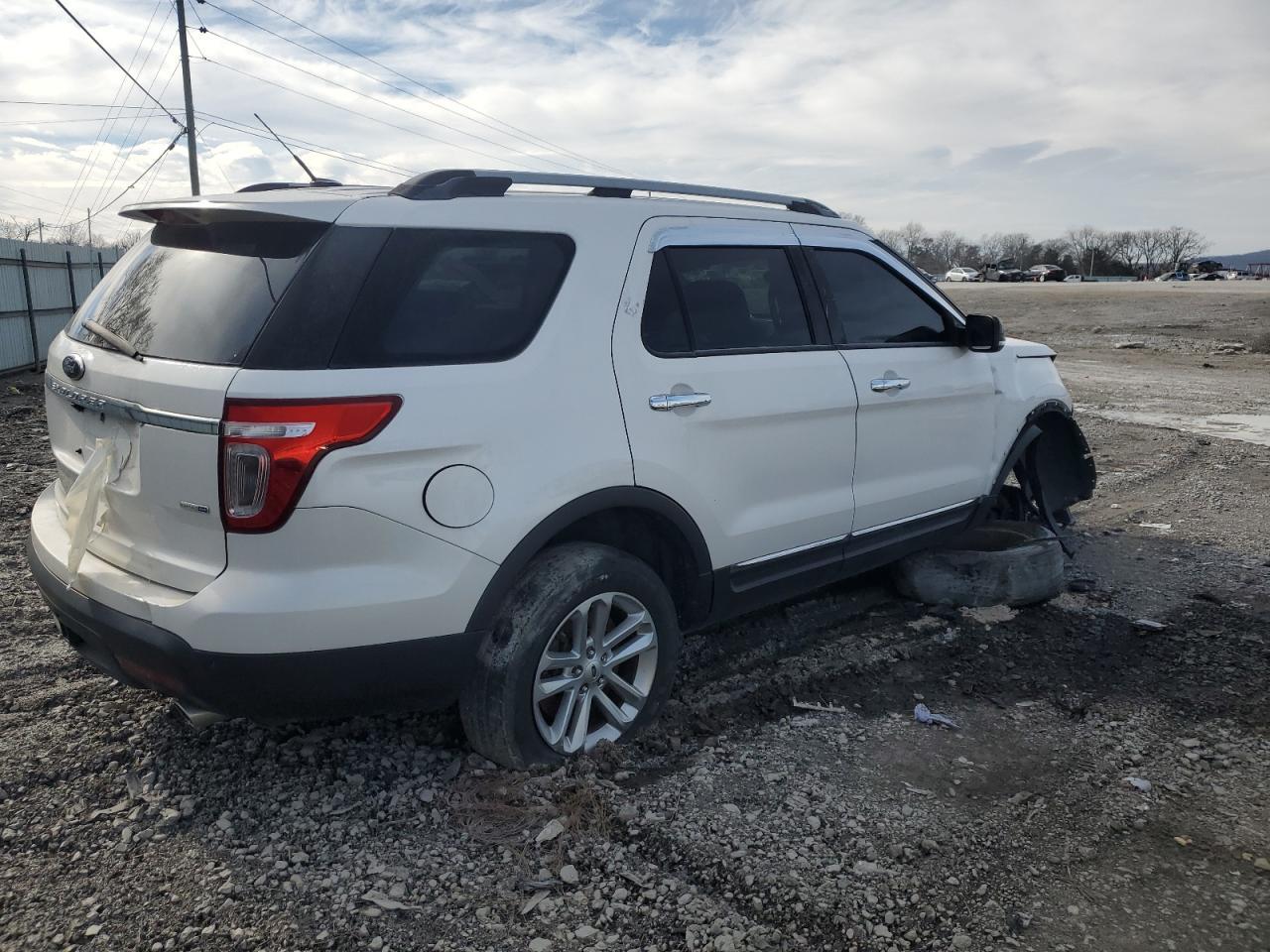 2015 Ford Explorer Xlt - Фото 3
