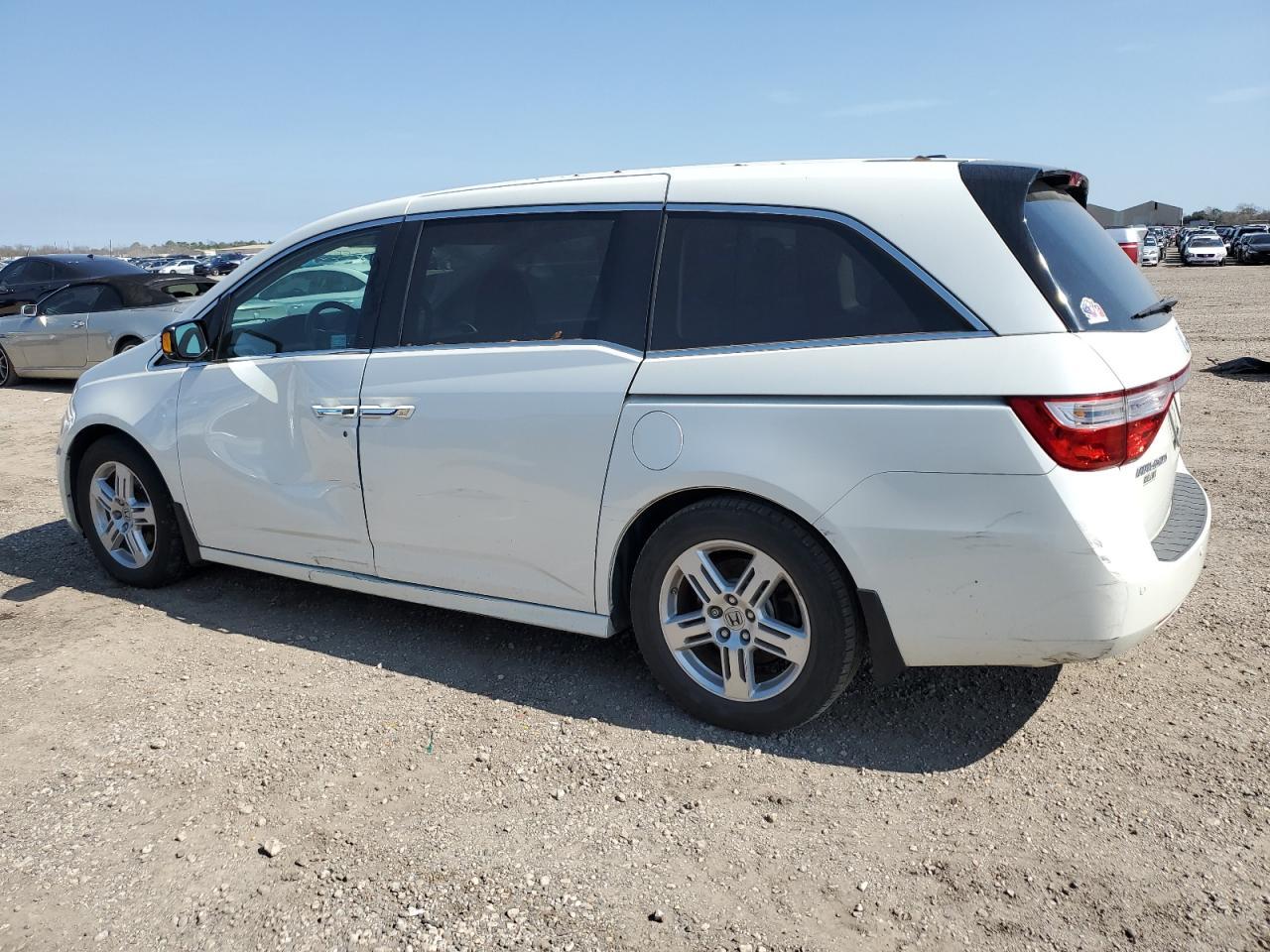 2013 Honda Odyssey Touring - Фото 2