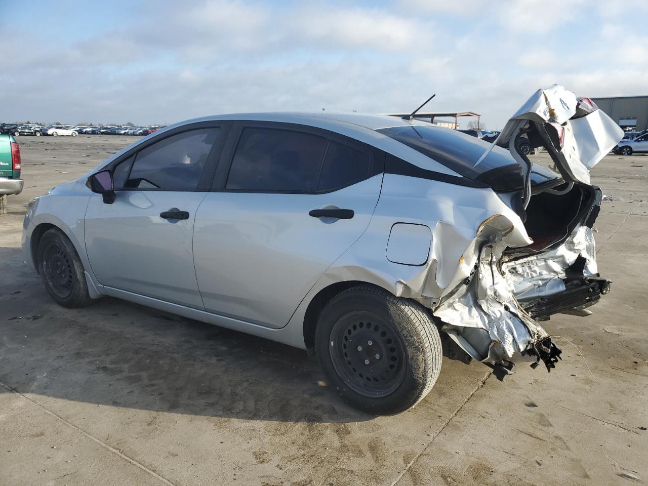 2020 Nissan Versa S - Фото 2