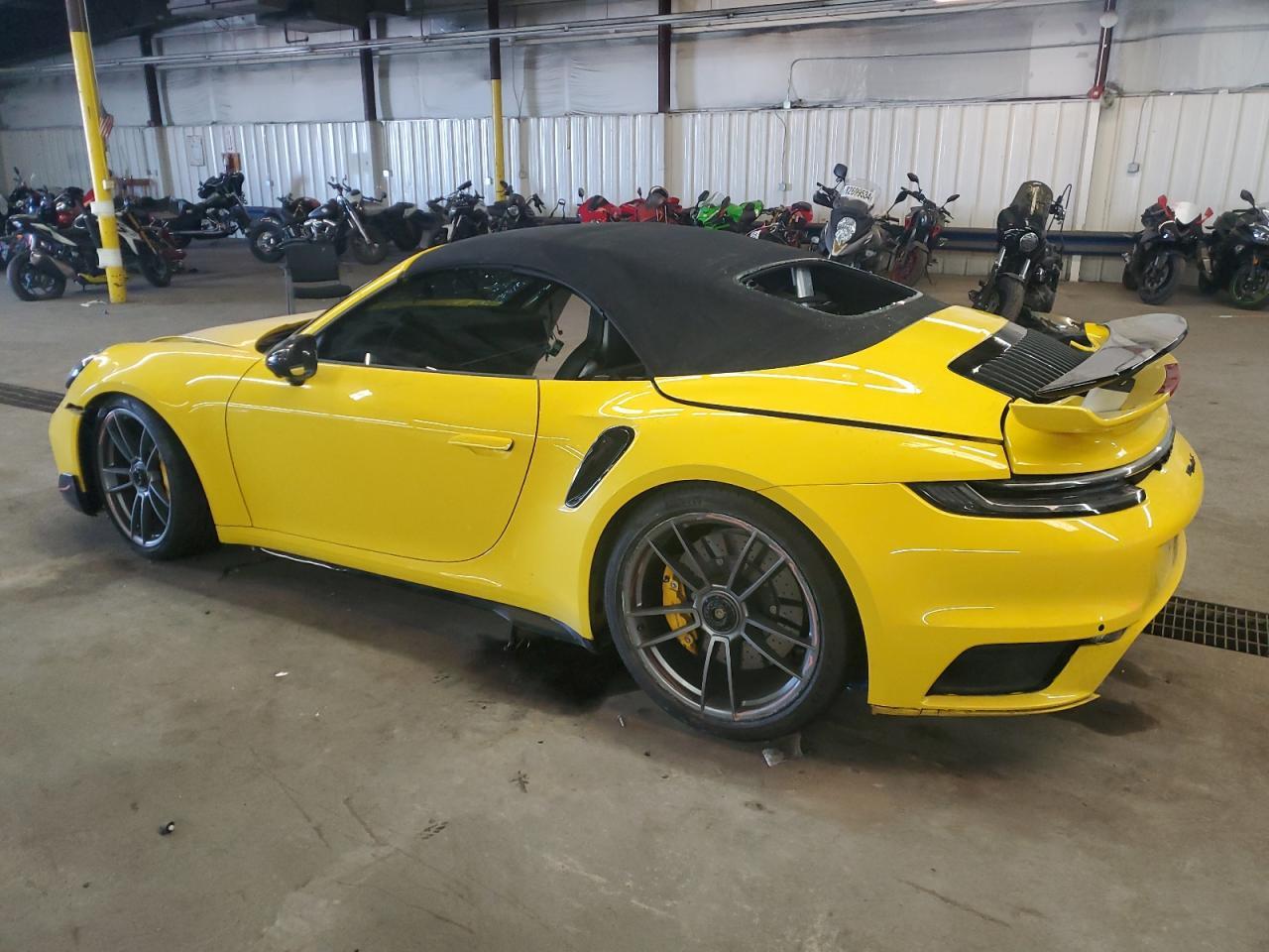 2022 Porsche 911 Turbo - Фото 2