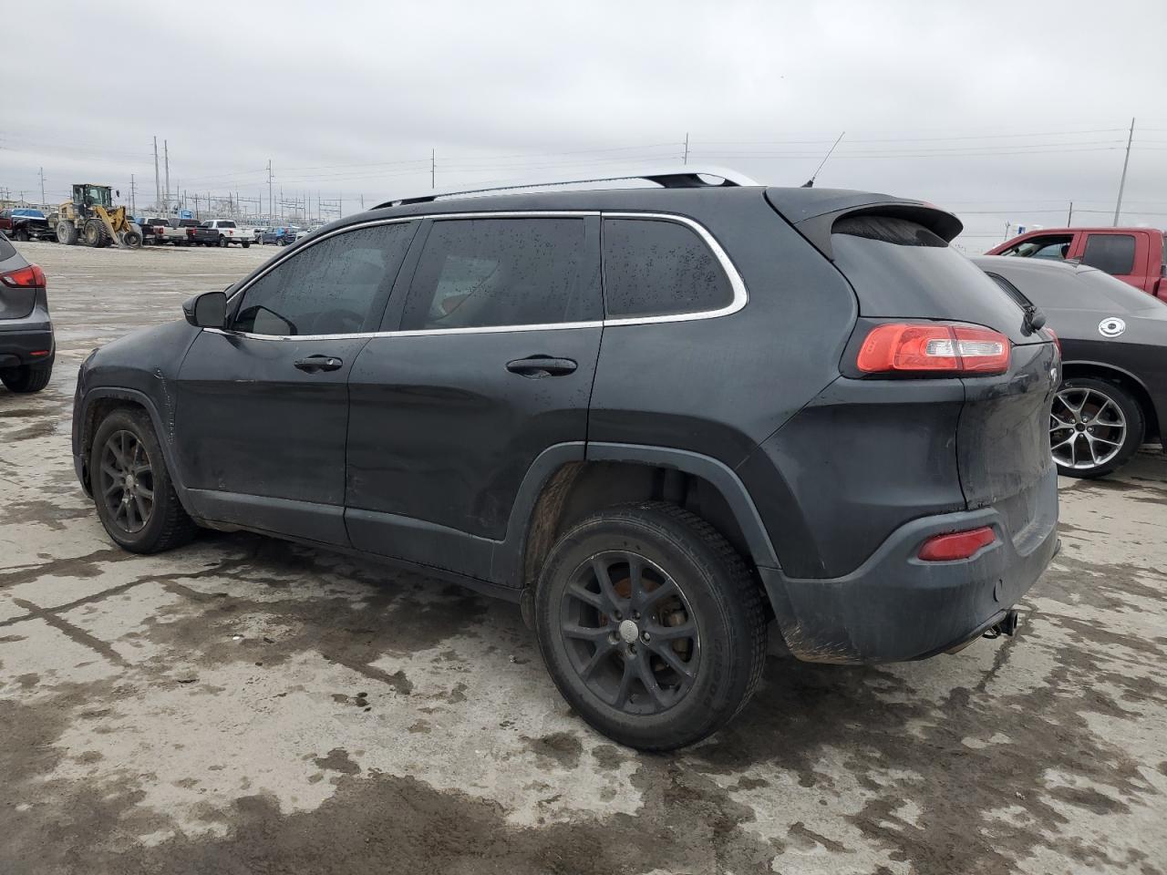 2015 Jeep Cherokee Latitude - Image 2