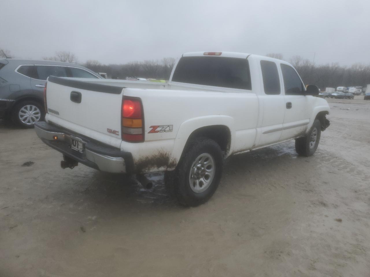 2005 GMC Sierra - Image 3