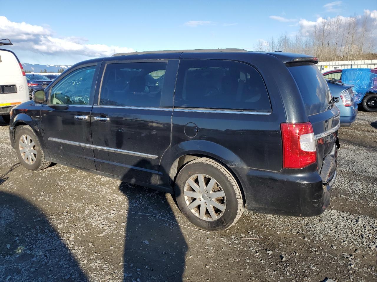 2012 Chrysler Town & Country Touring L - Image 2