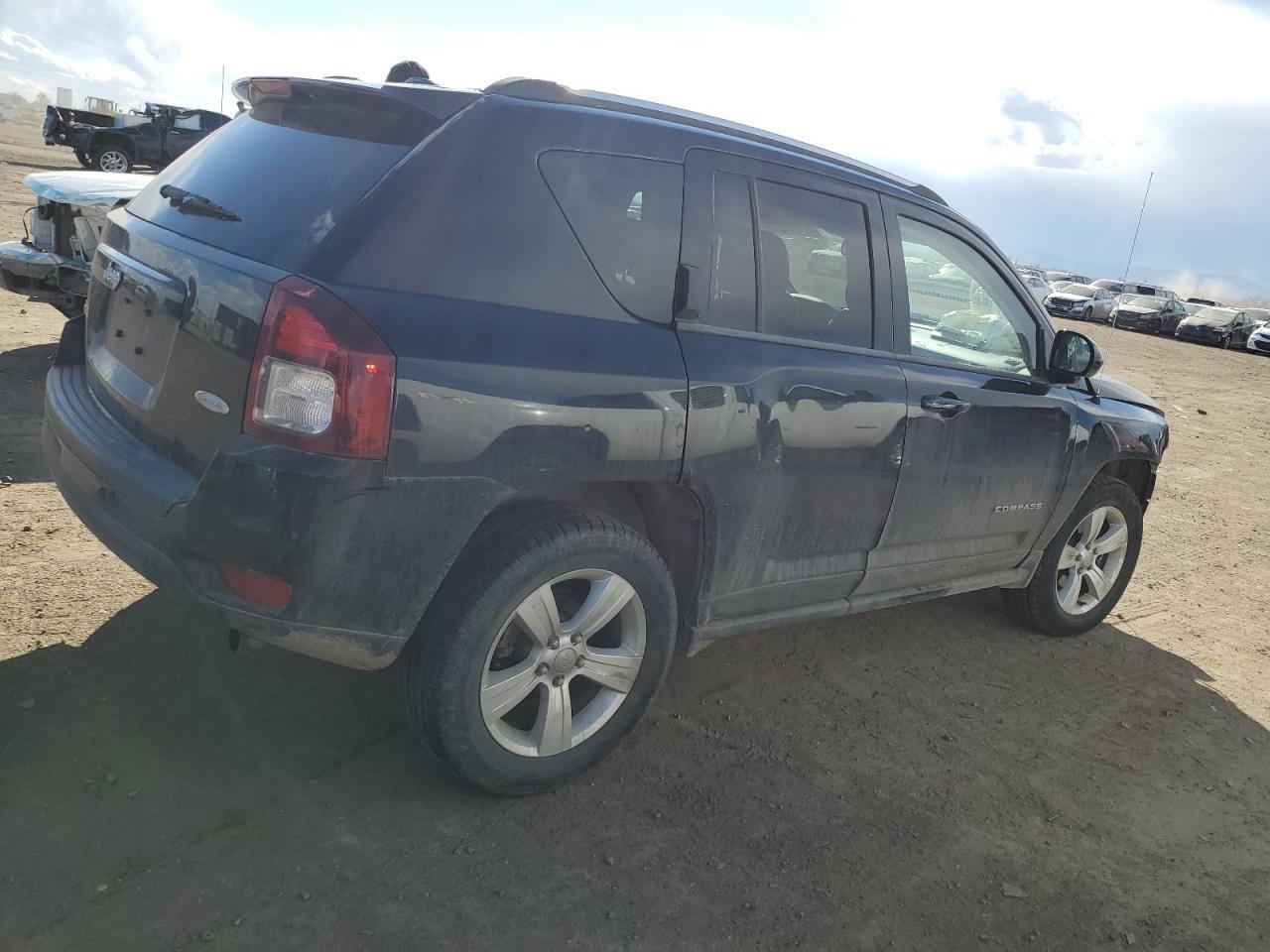2014 Jeep Compass Latitude - Image 3