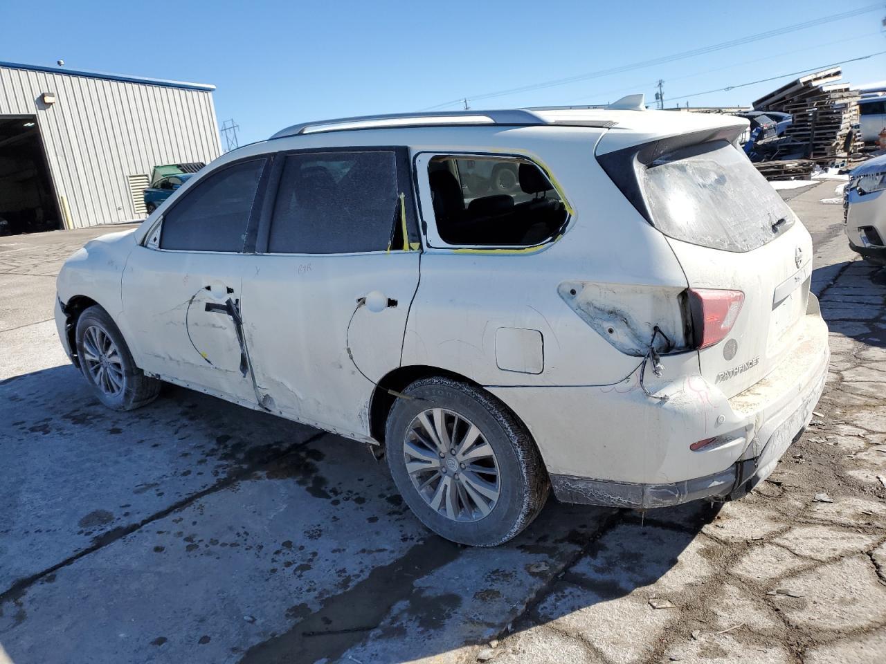 2019 Nissan Pathfinder S - Фото 2