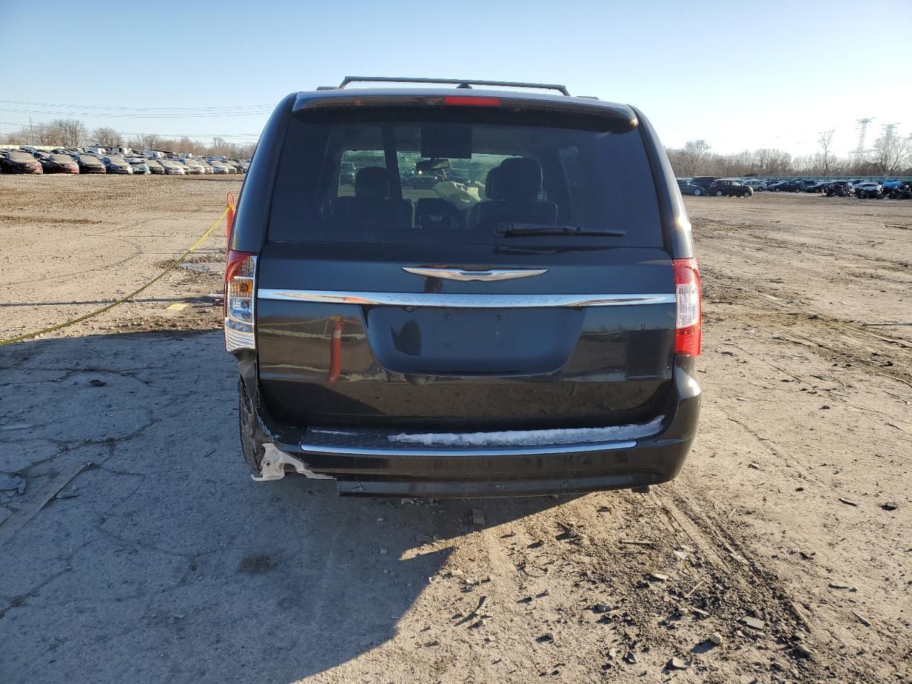 2013 Chrysler Town & Country Touring - Image 6