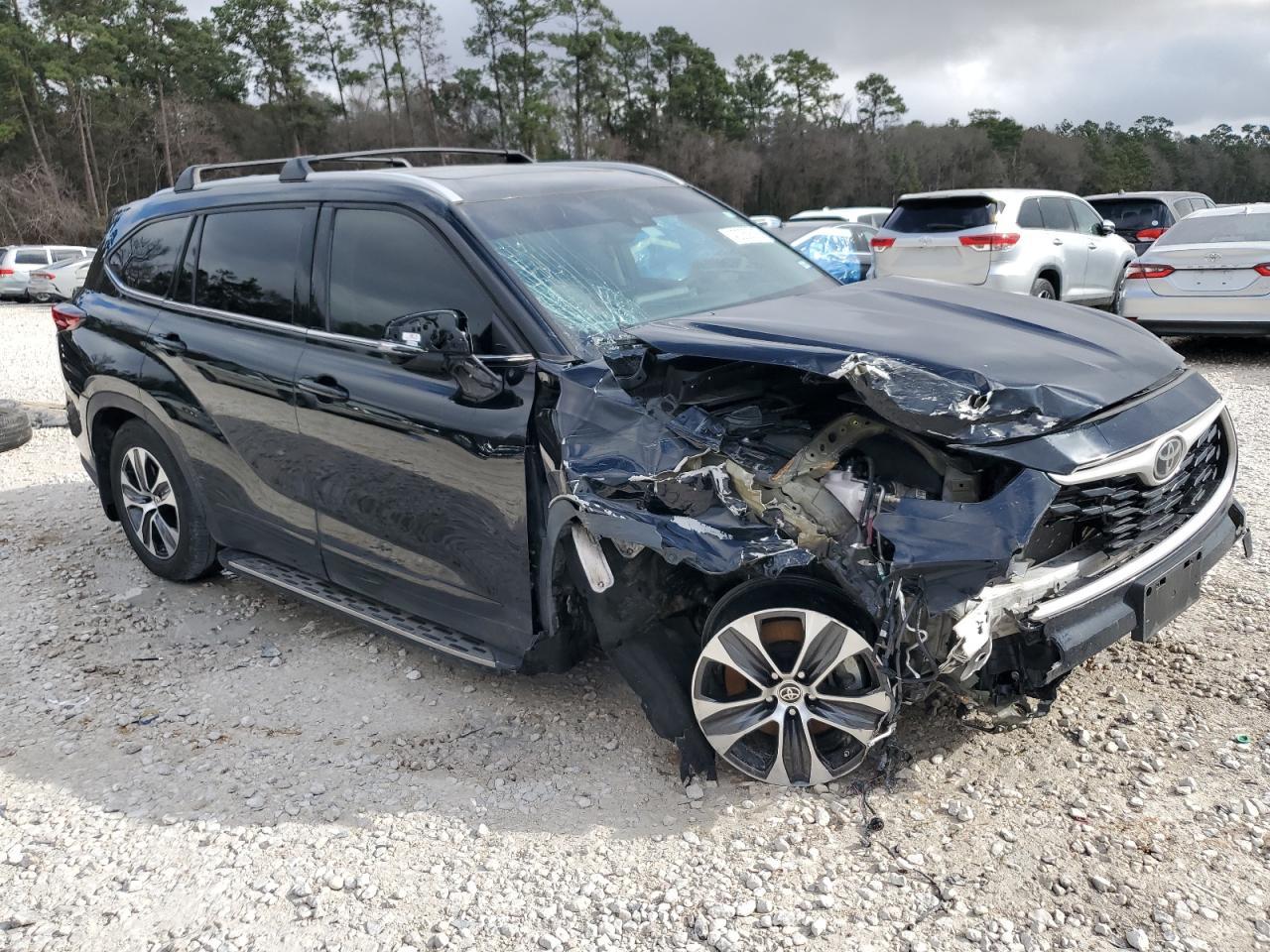 2022 Toyota Highlander Xle - Image 4