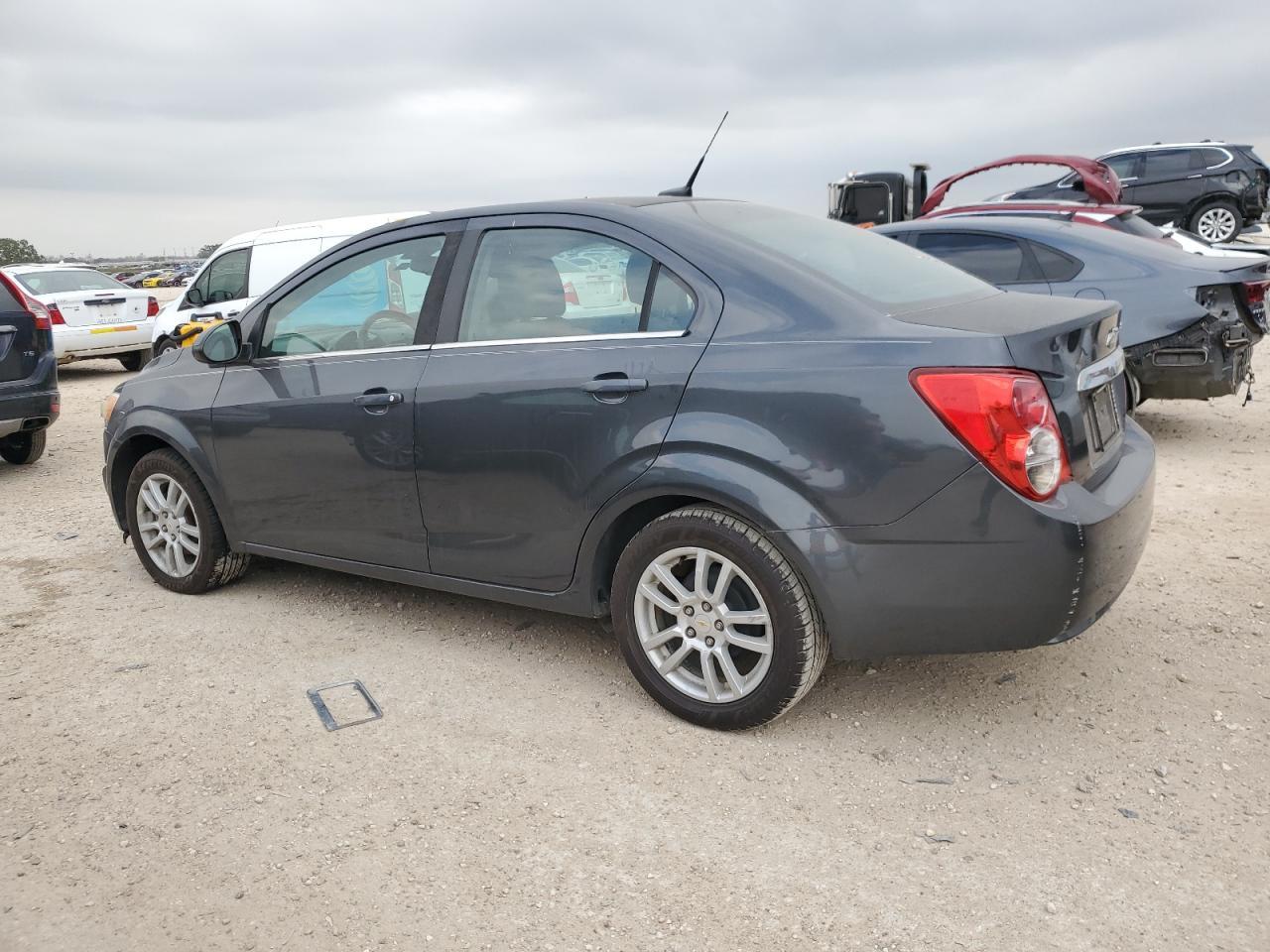 2012 Chevrolet Sonic - Фото 2