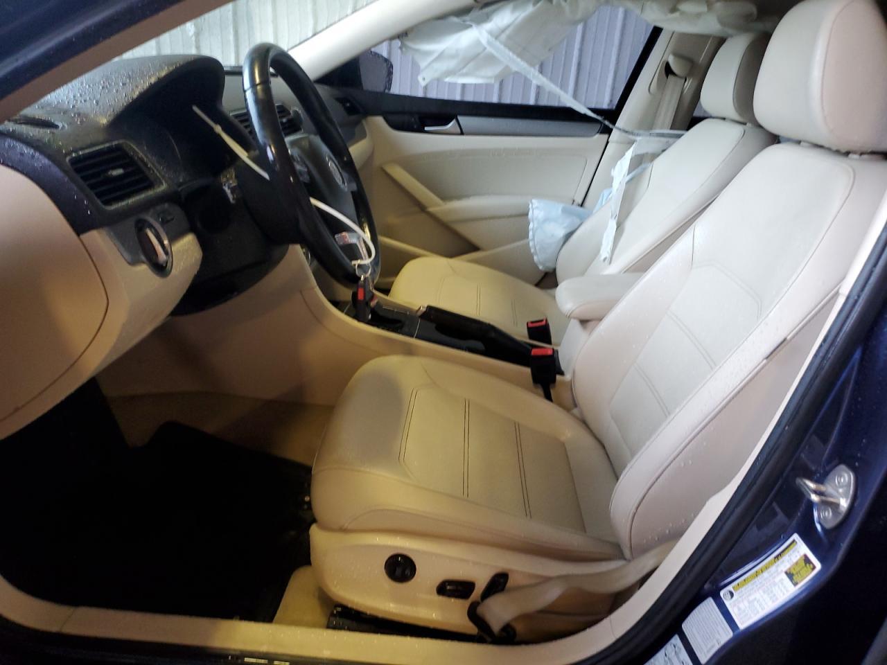 2015 Volkswagen Passat S - Image 7