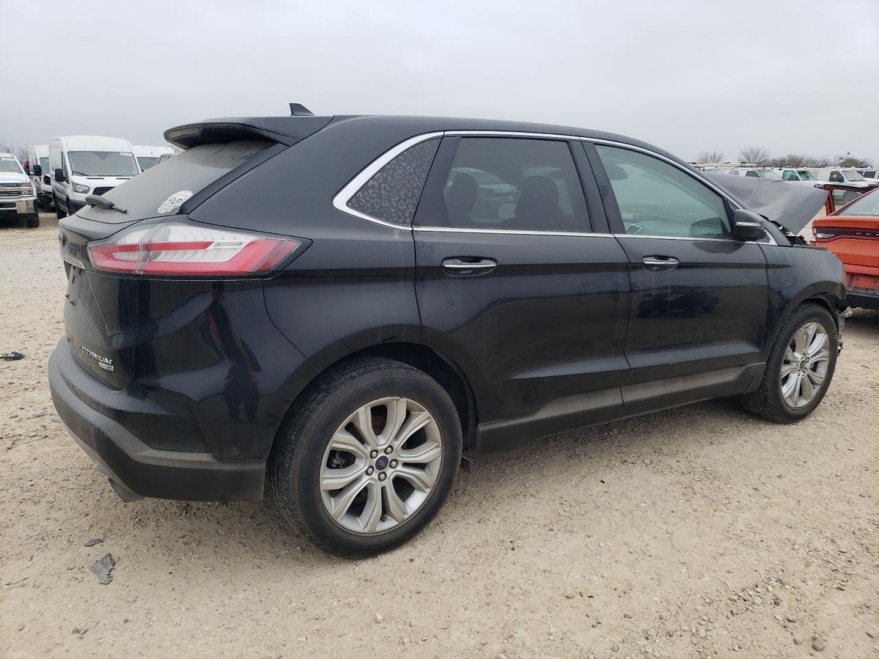 2020 Ford Edge Titanium - Image 3