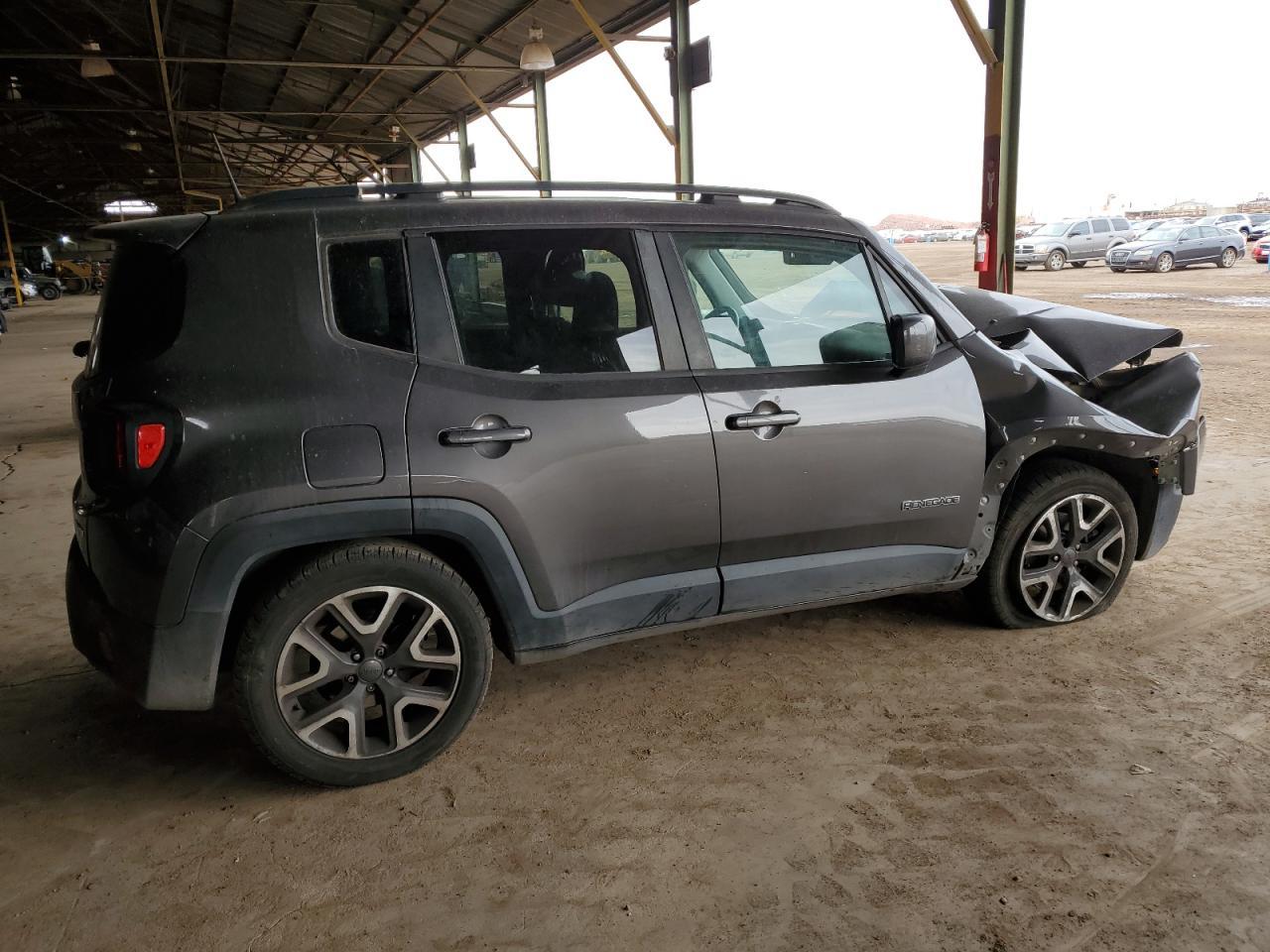 2018 Jeep Renegade Latitude - Image 3