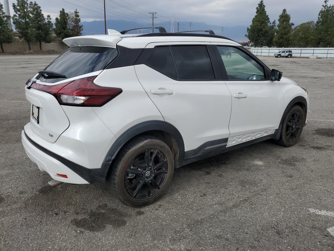 2021 Nissan Kicks Sr - Фото 3