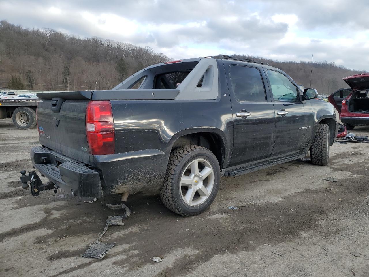 2011 Chevrolet Avalanche Lt - Фото 3