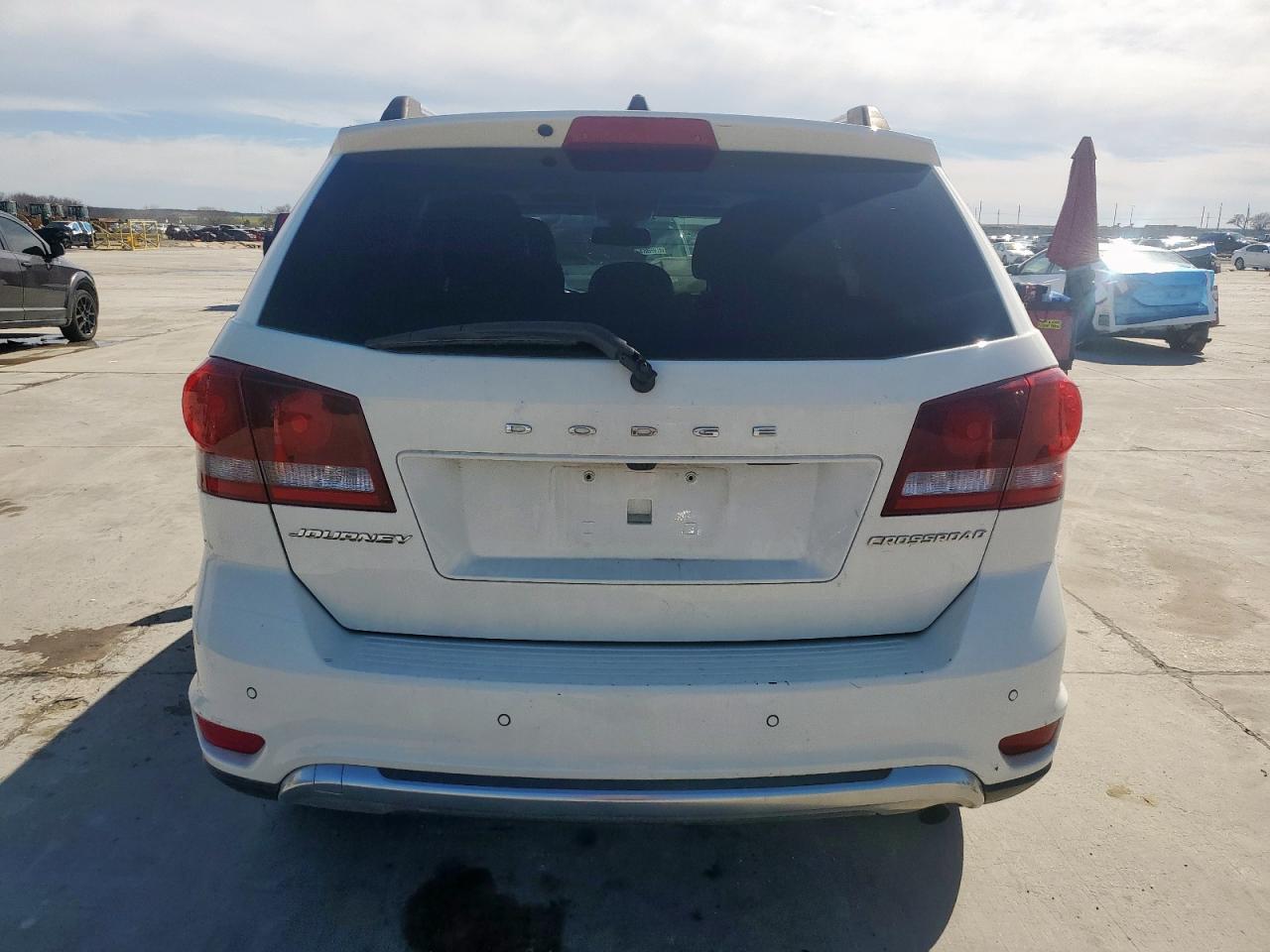 2020 Dodge Journey Crossroad - Image 6