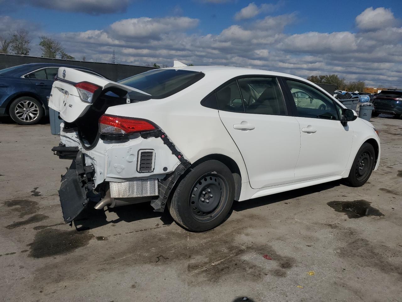 2023 Toyota Corolla Le - Image 3