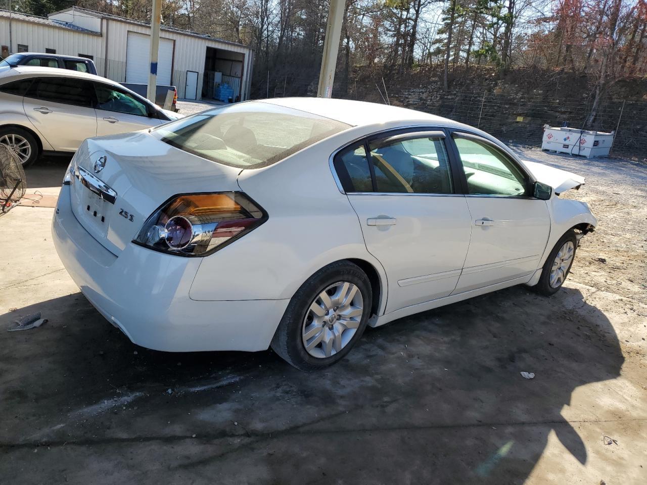 2011 Nissan Altima - Фото 3