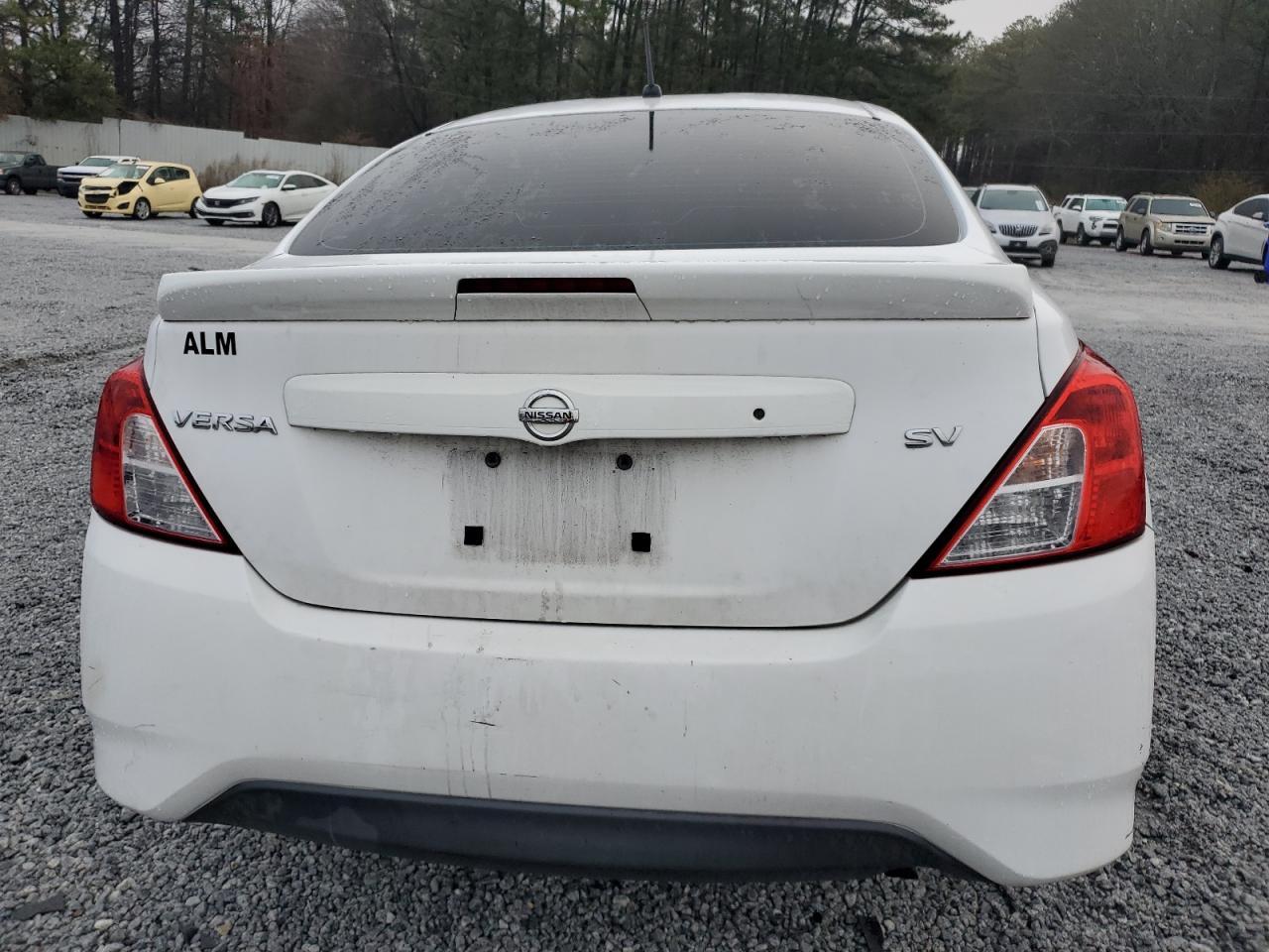 2018 Nissan Versa S - Image 6
