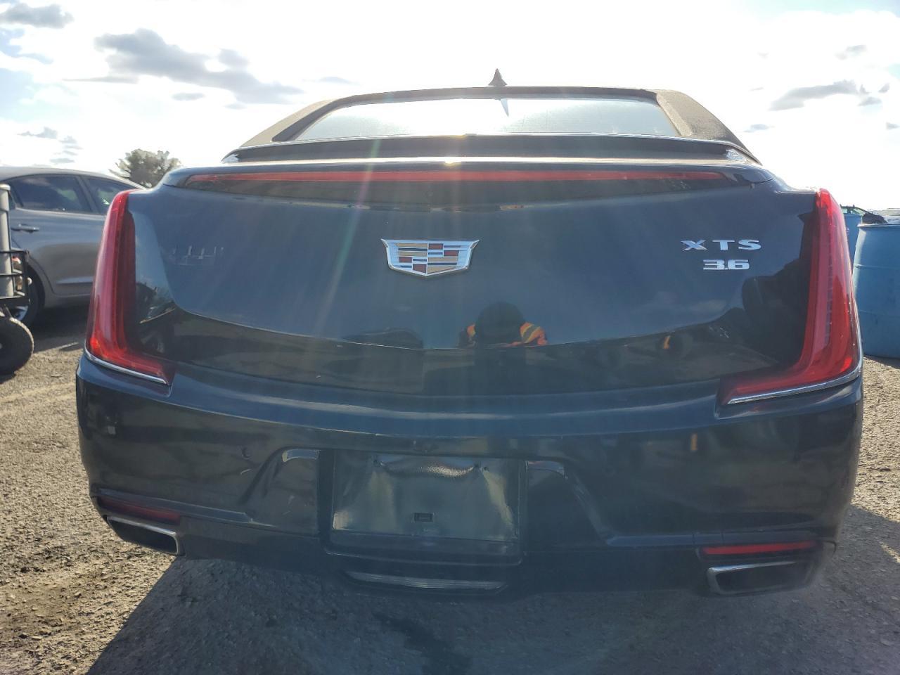 2018 Cadillac Xts Luxury - Image 6