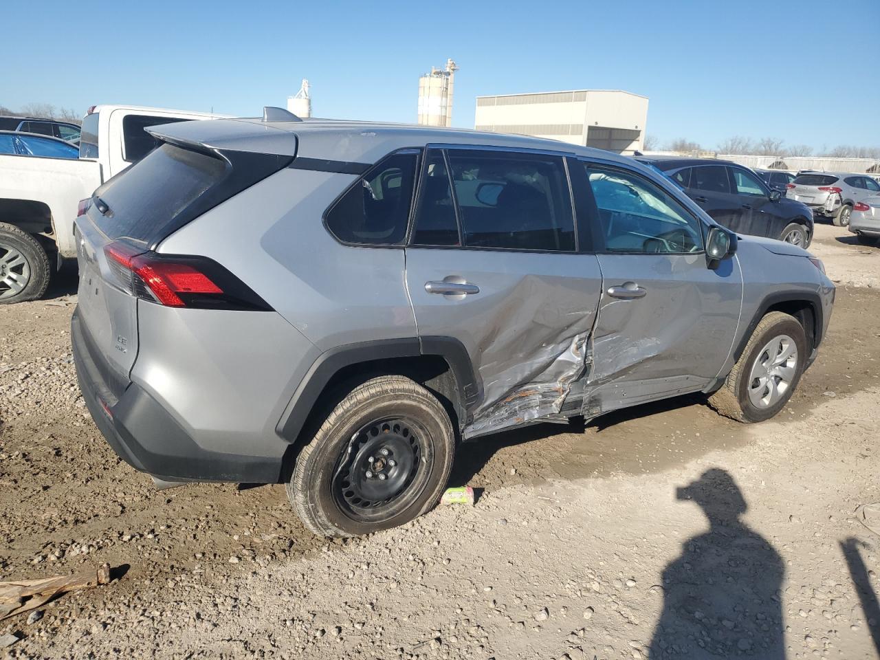2024 Toyota Rav4 Le - Image 3