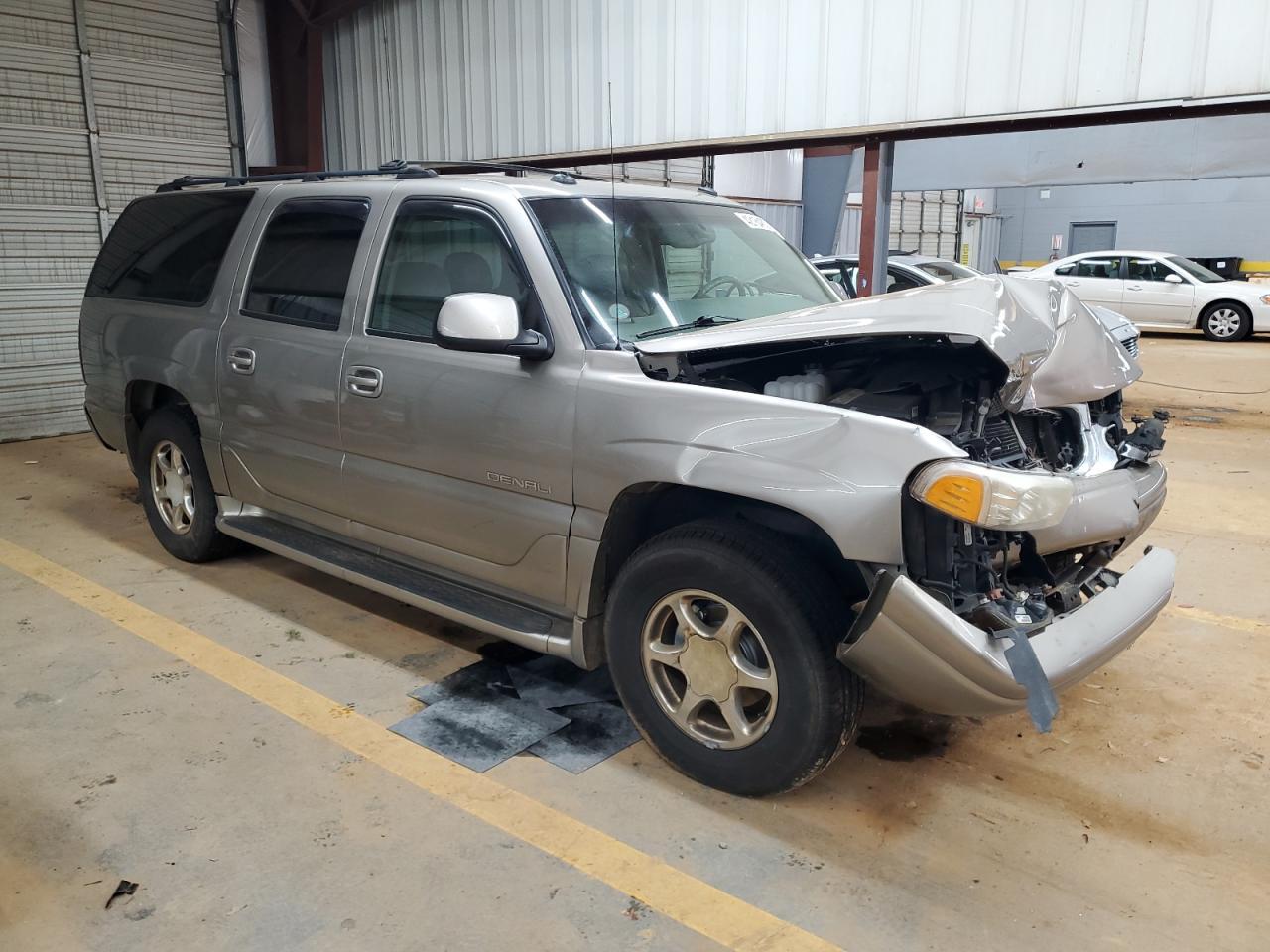 2003 GMC Yukon Xl Denali - Image 4