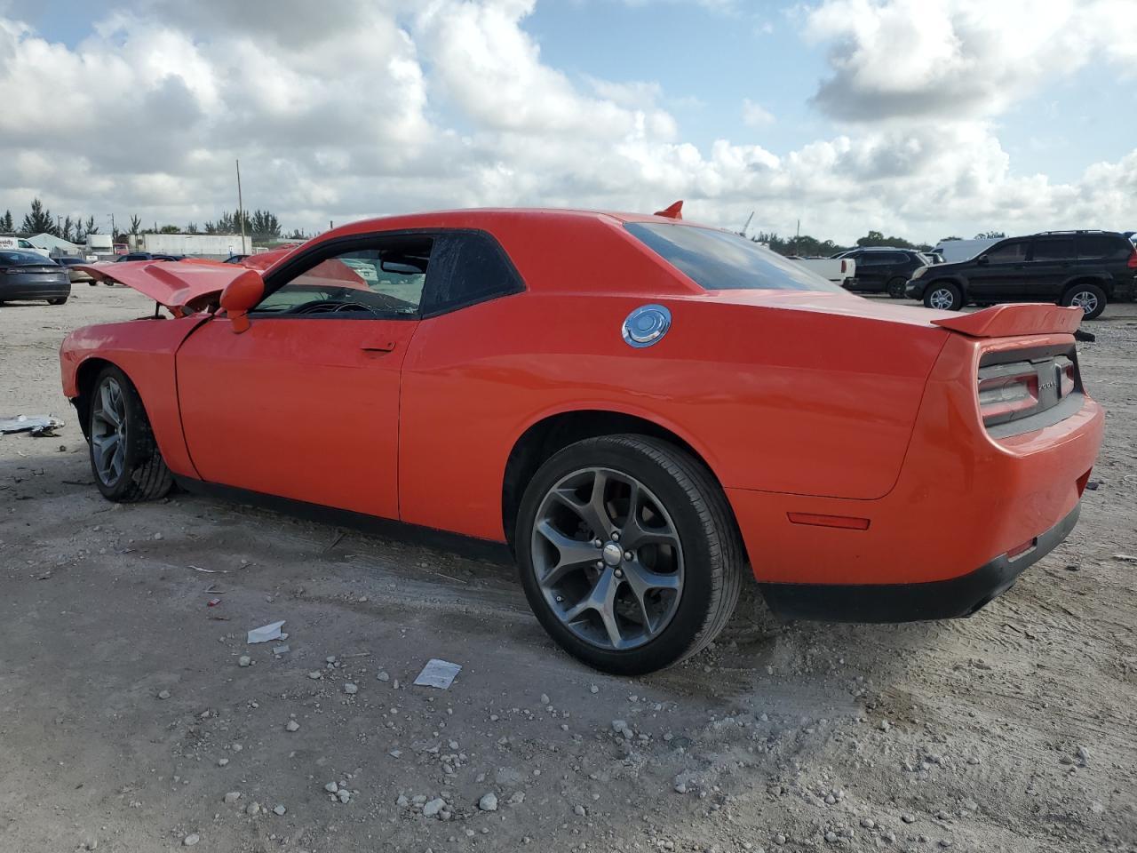 2016 Dodge Challenger Sxt - Фото 2