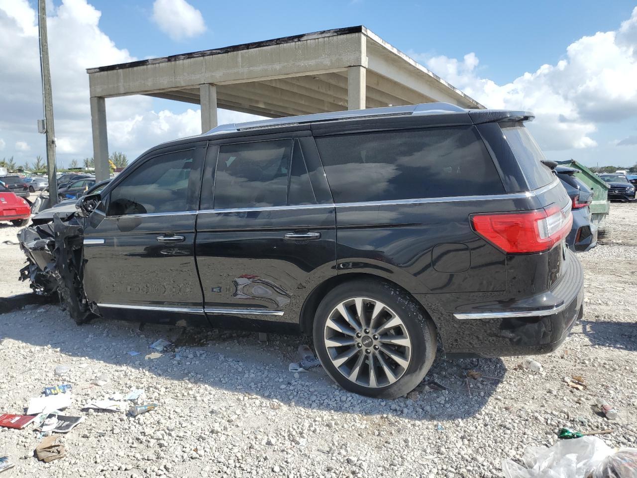 2021 Lincoln Navigator Reserve - Фото 2
