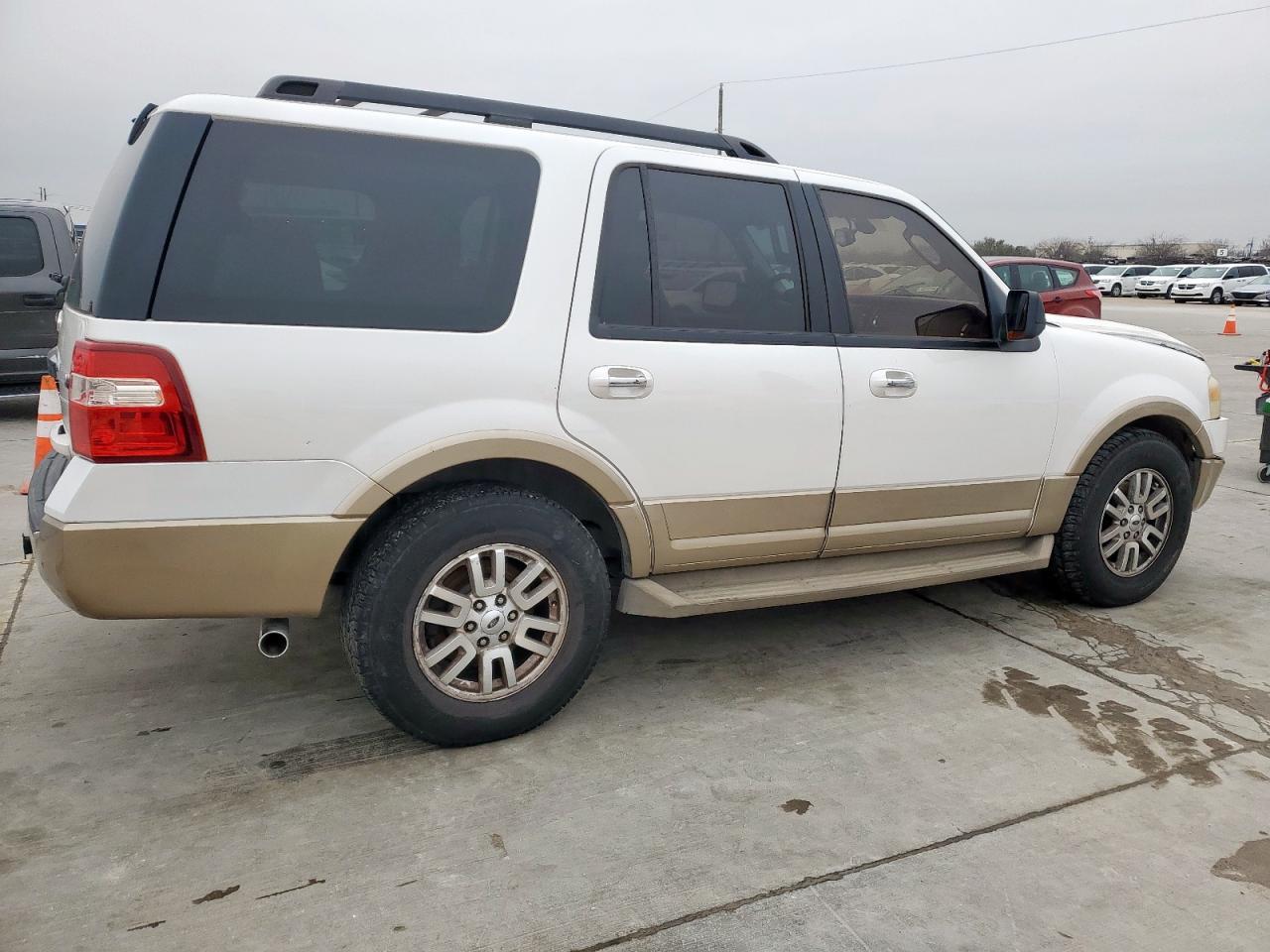 2011 Ford Expedition Xlt - Фото 3