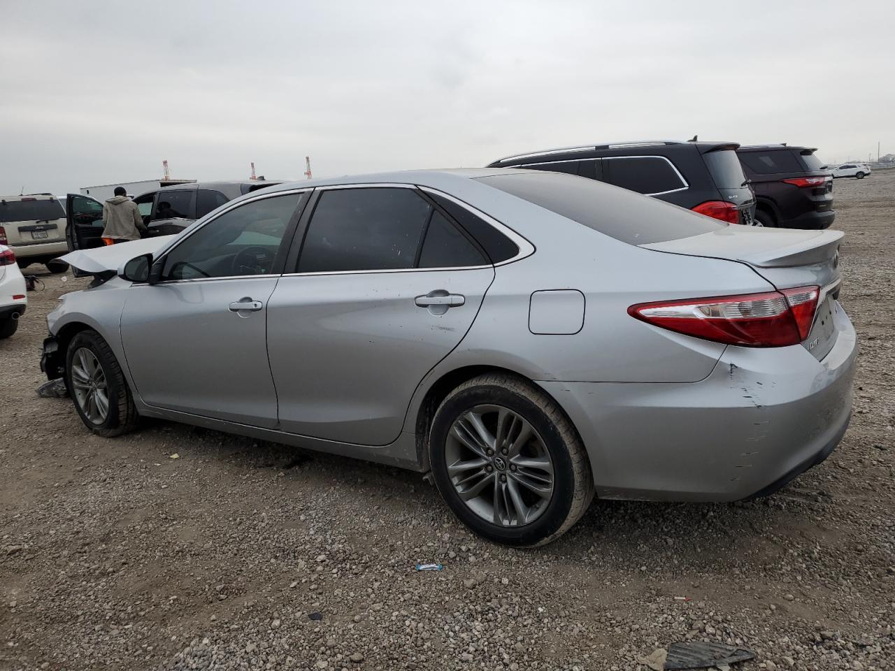 2017 Toyota Camry Le - Фото 2