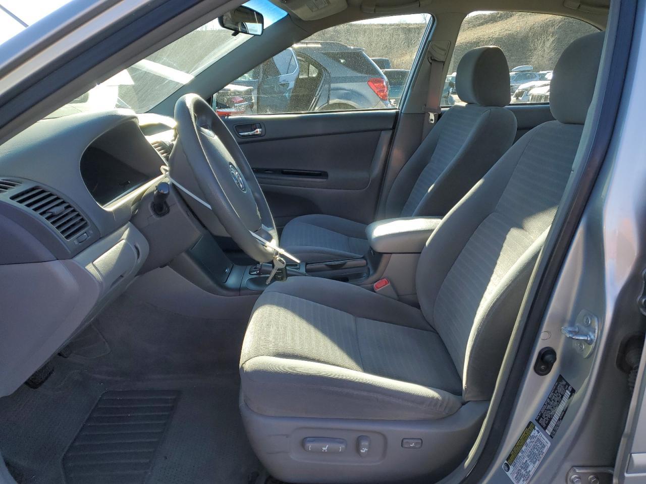 2006 Toyota Camry Le - Image 7