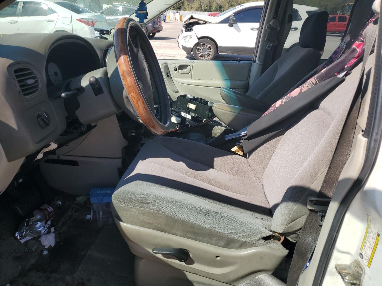 2005 Chrysler Town & Country - Фото 7