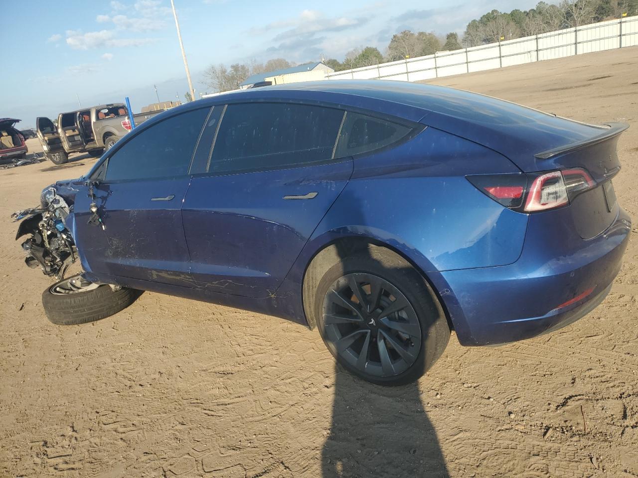 2022 Tesla Model 3 - Фото 2