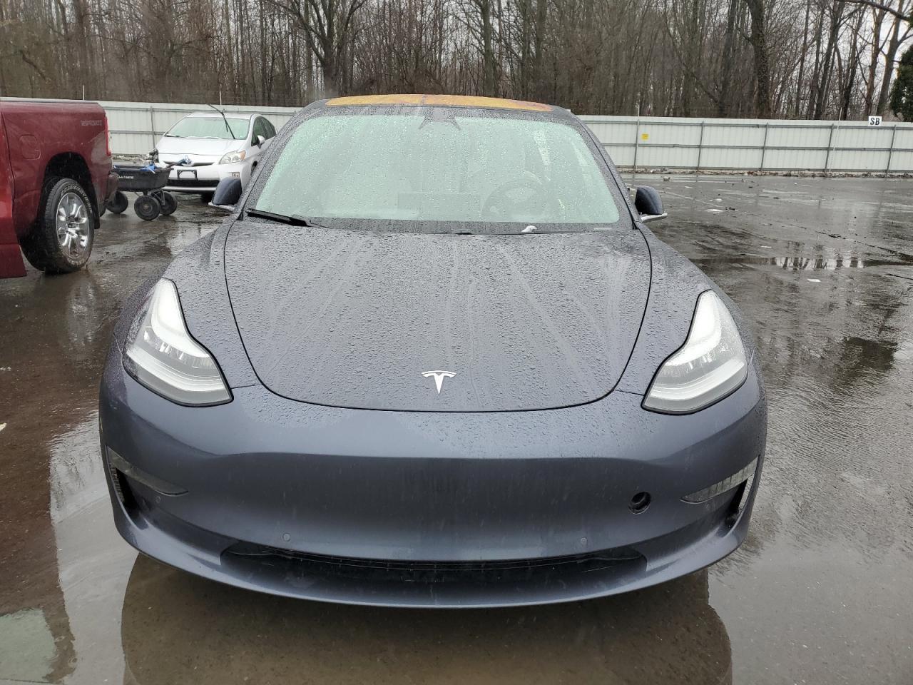 2018 Tesla Model 3 - Фото 5