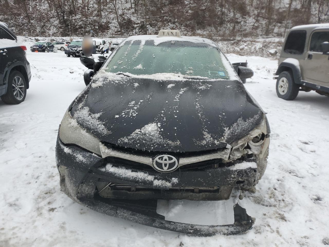 2015 Toyota Camry Le - Image 5