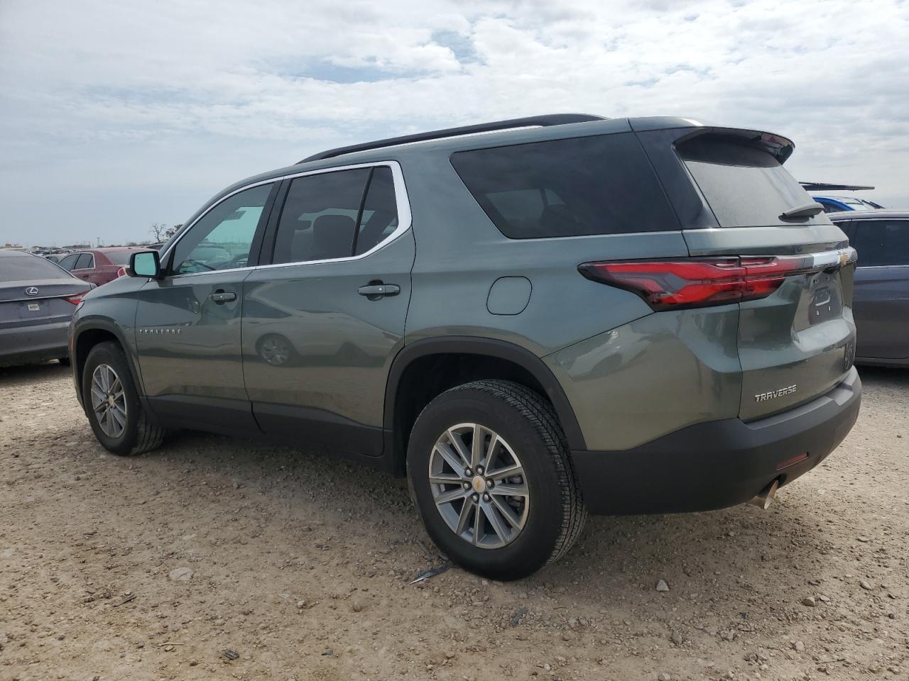 2023 Chevrolet Traverse Lt - Image 2