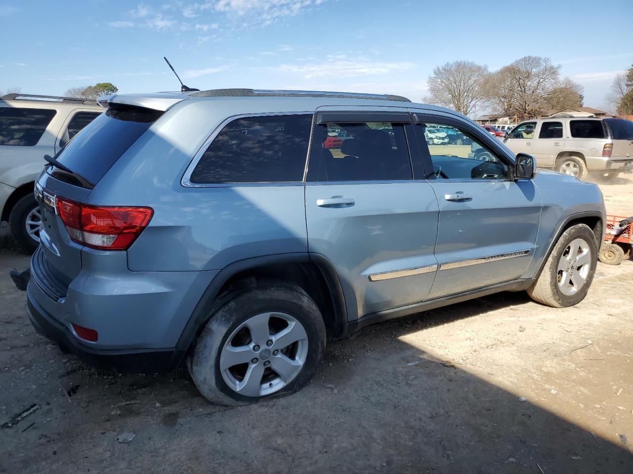 2012 Jeep Grand Cherokee Laredo - Image 3