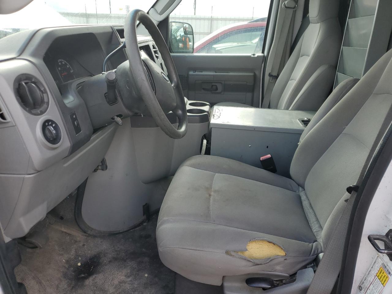 2010 Ford Econoline E250 Van - Image 7