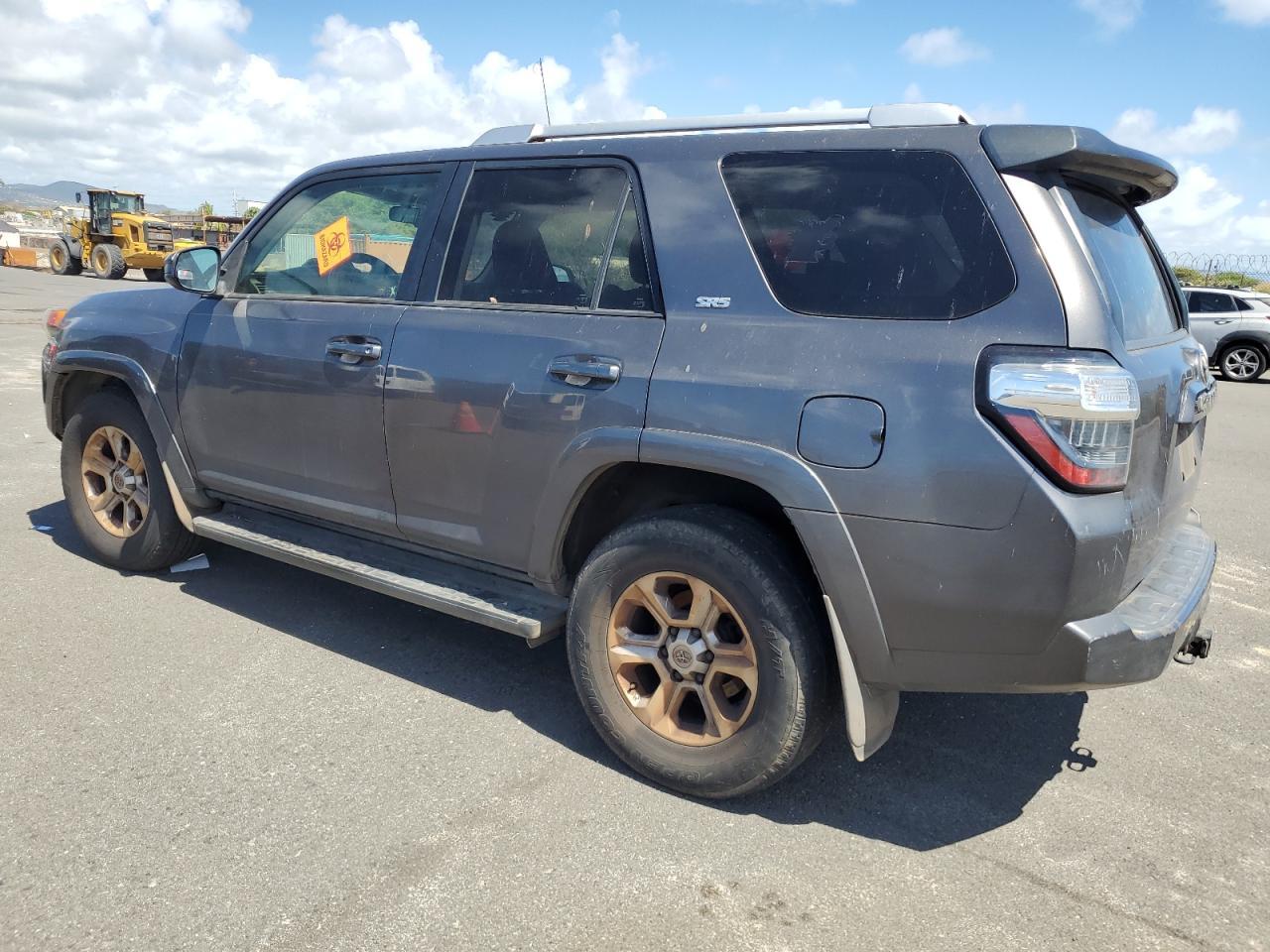 2015 Toyota 4Runner Sr5 - Image 2