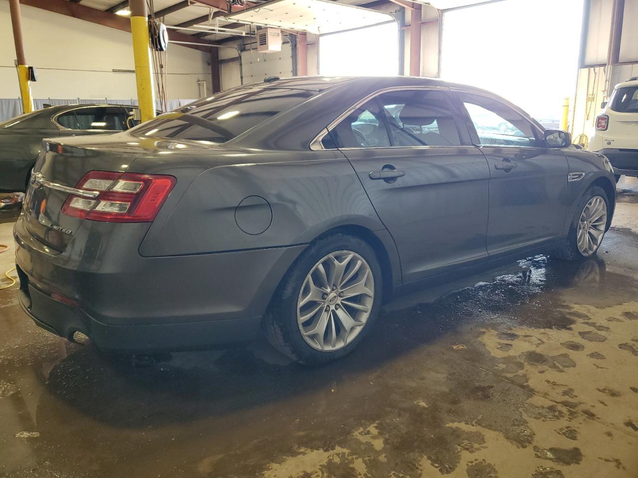 2015 Ford Taurus Limited - Image 3