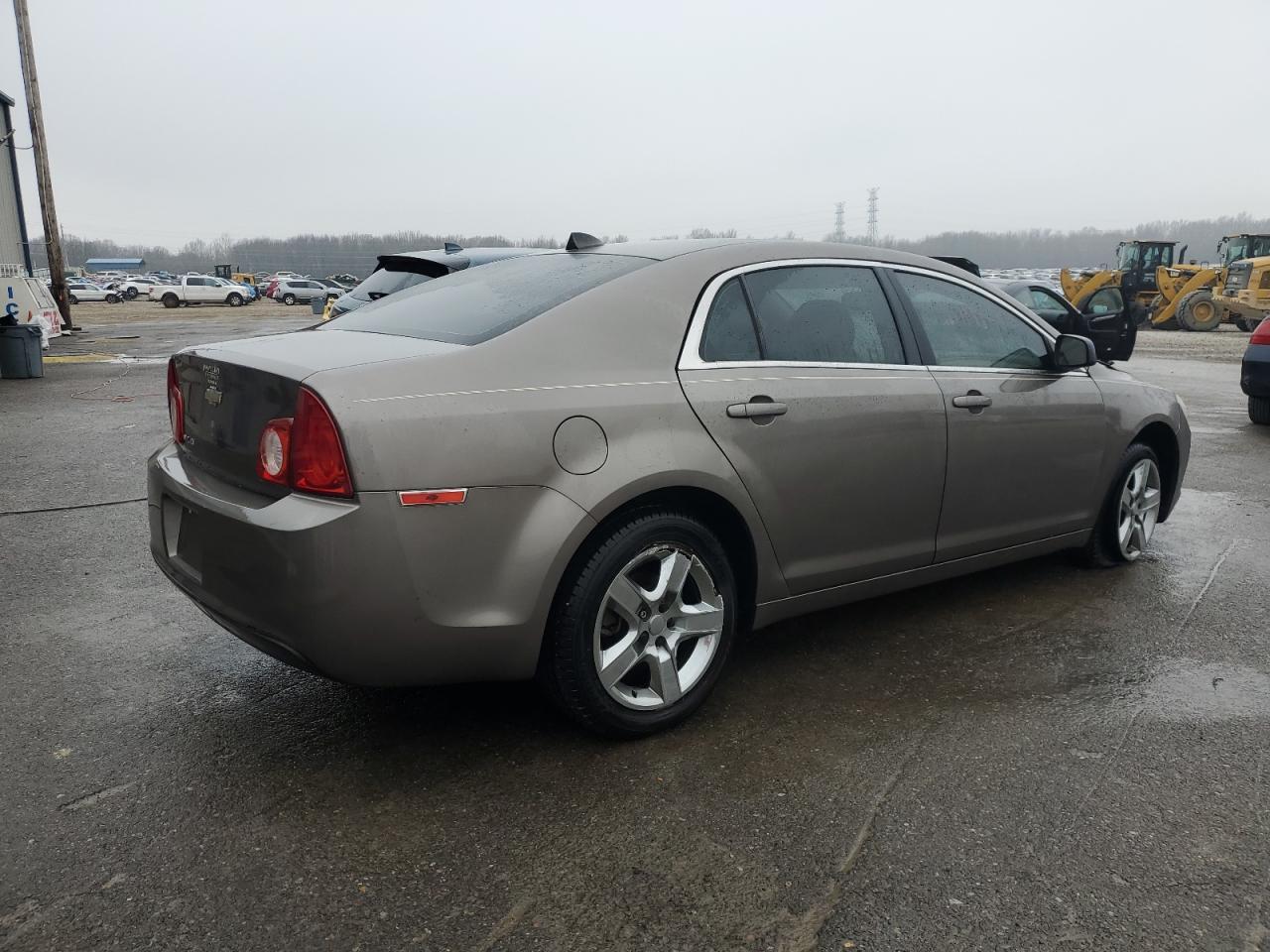 2012 Chevrolet Malibu Ls - Фото 3