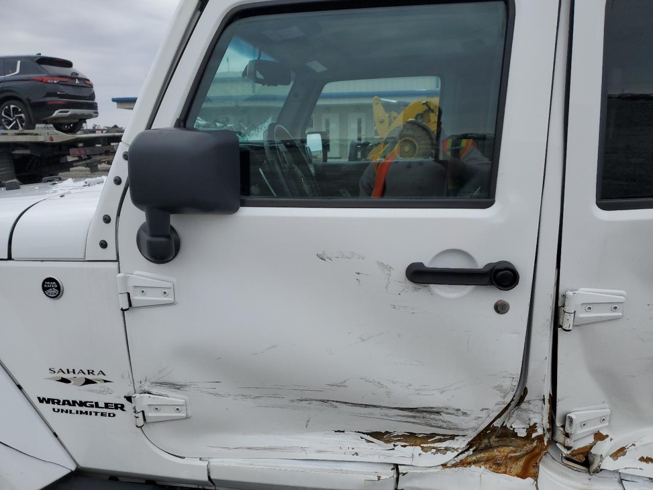 2016 Jeep Wrangler Unlimited Sahara - Image 7