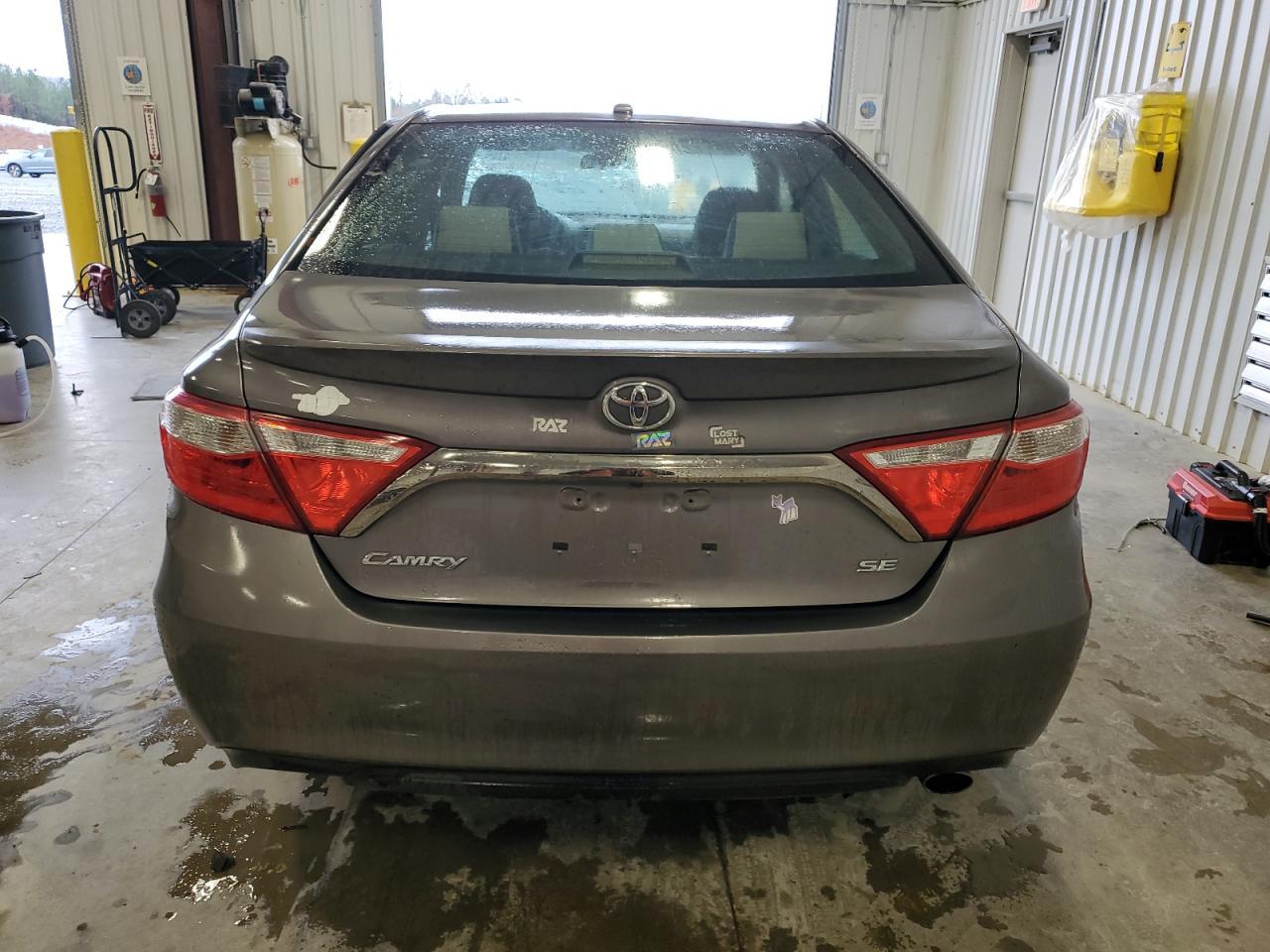 2015 Toyota Camry Le - Фото 6
